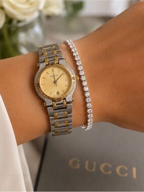 Authentic Gucci 9000L Swiss Made Ladies Watch – Box & Papers – Full Bracelet